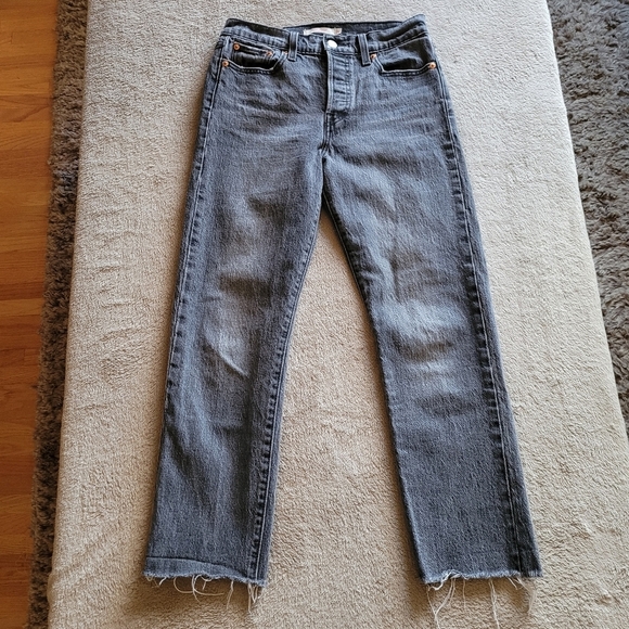 Levi's Wedgie Straight Black Embers faded black cropped raw hem jeans size 26 - Picture 5 of 15